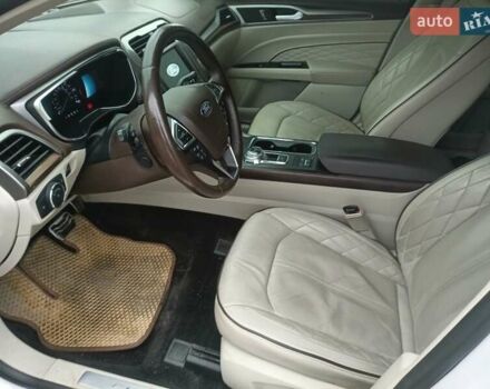 Білий Форд Фьюжен, об'ємом двигуна 2 л та пробігом 127 тис. км за 16000 $, фото 13 на Automoto.ua