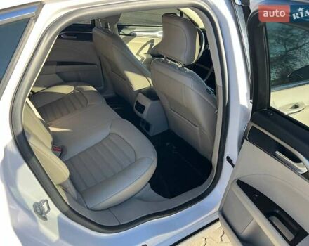 Білий Форд Фьюжен, об'ємом двигуна 2 л та пробігом 174 тис. км за 14700 $, фото 6 на Automoto.ua