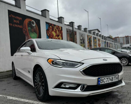 Білий Форд Фьюжен, об'ємом двигуна 2 л та пробігом 187 тис. км за 15000 $, фото 4 на Automoto.ua