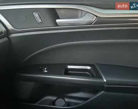 Білий Форд Фьюжен, об'ємом двигуна 2.5 л та пробігом 109 тис. км за 13200 $, фото 34 на Automoto.ua