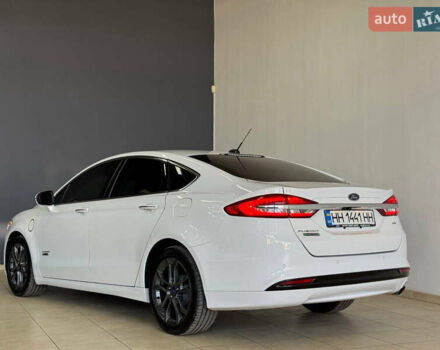 Белый Форд Фьюжн, объемом двигателя 2 л и пробегом 160 тыс. км за 16900 $, фото 4 на Automoto.ua