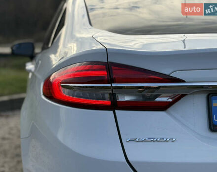 Білий Форд Фьюжен, об'ємом двигуна 2 л та пробігом 175 тис. км за 12500 $, фото 17 на Automoto.ua