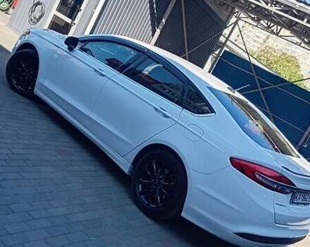 Білий Форд Фьюжен, об'ємом двигуна 1.5 л та пробігом 70 тис. км за 14000 $, фото 5 на Automoto.ua