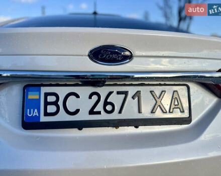 Белый Форд Фьюжн, объемом двигателя 2 л и пробегом 110 тыс. км за 14000 $, фото 7 на Automoto.ua