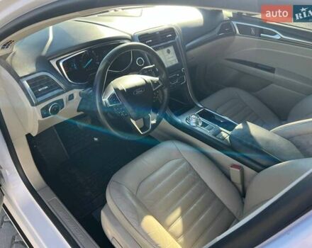 Білий Форд Фьюжен, об'ємом двигуна 2 л та пробігом 174 тис. км за 14700 $, фото 10 на Automoto.ua