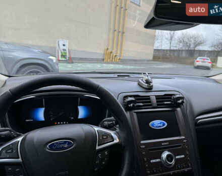 Білий Форд Фьюжен, об'ємом двигуна 2 л та пробігом 187 тис. км за 15000 $, фото 20 на Automoto.ua