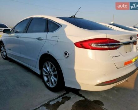 Білий Форд Фьюжен, об'ємом двигуна 2 л та пробігом 132 тис. км за 2500 $, фото 1 на Automoto.ua