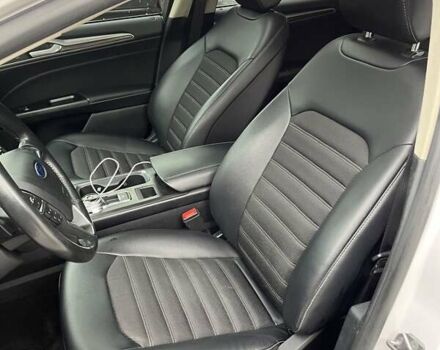 Белый Форд Фьюжн, объемом двигателя 2 л и пробегом 133 тыс. км за 15000 $, фото 17 на Automoto.ua