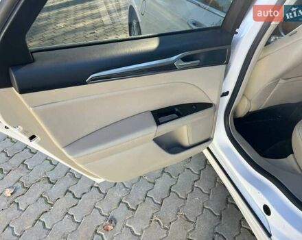 Білий Форд Фьюжен, об'ємом двигуна 2 л та пробігом 174 тис. км за 14700 $, фото 7 на Automoto.ua