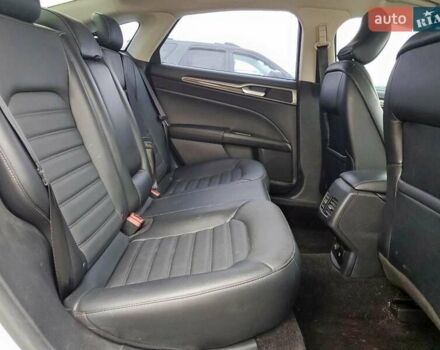 Білий Форд Фьюжен, об'ємом двигуна 2 л та пробігом 132 тис. км за 2500 $, фото 9 на Automoto.ua