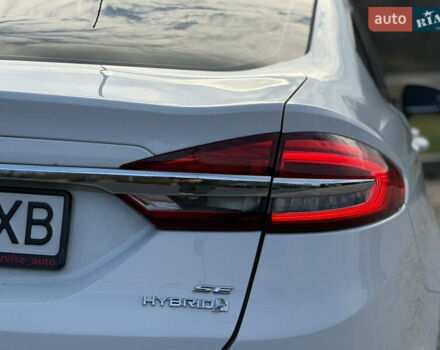 Білий Форд Фьюжен, об'ємом двигуна 2 л та пробігом 175 тис. км за 12500 $, фото 13 на Automoto.ua