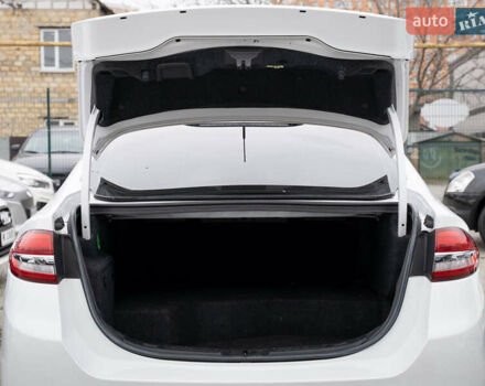 Белый Форд Фьюжн, объемом двигателя 2 л и пробегом 176 тыс. км за 13900 $, фото 10 на Automoto.ua