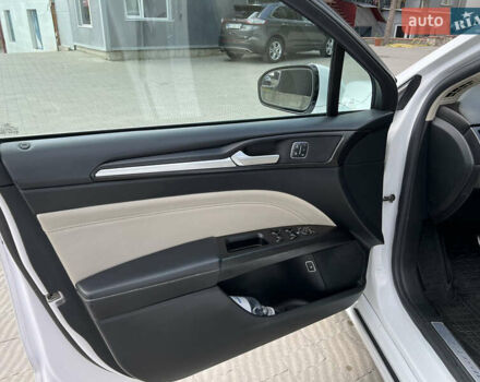 Білий Форд Фьюжен, об'ємом двигуна 2 л та пробігом 183 тис. км за 14500 $, фото 8 на Automoto.ua