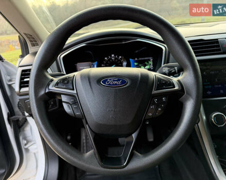 Білий Форд Фьюжен, об'ємом двигуна 2 л та пробігом 175 тис. км за 12500 $, фото 26 на Automoto.ua