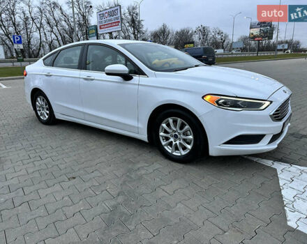 Белый Форд Фьюжн, объемом двигателя 2.49 л и пробегом 130 тыс. км за 12000 $, фото 4 на Automoto.ua