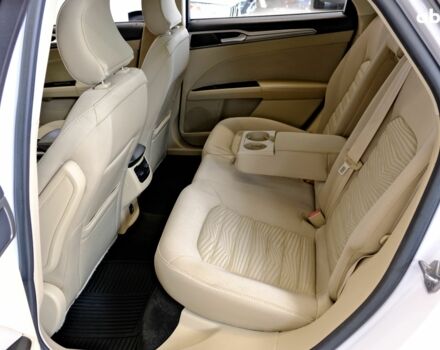 Белый Форд Фьюжн, объемом двигателя 2.5 л и пробегом 158 тыс. км за 9500 $, фото 7 на Automoto.ua