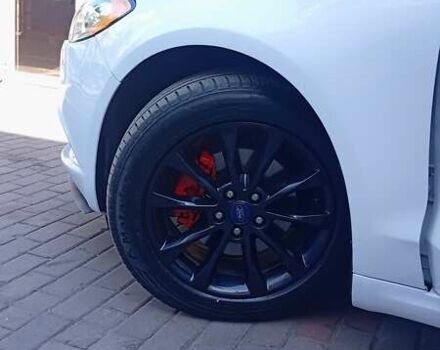 Білий Форд Фьюжен, об'ємом двигуна 1.5 л та пробігом 70 тис. км за 14000 $, фото 1 на Automoto.ua