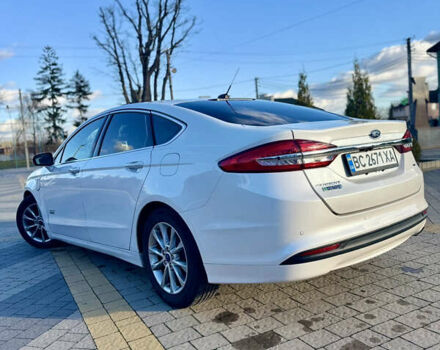 Белый Форд Фьюжн, объемом двигателя 2 л и пробегом 110 тыс. км за 14000 $, фото 5 на Automoto.ua