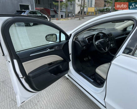 Білий Форд Фьюжен, об'ємом двигуна 2 л та пробігом 183 тис. км за 14500 $, фото 20 на Automoto.ua