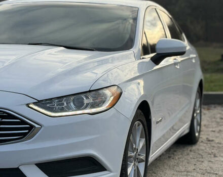 Білий Форд Фьюжен, об'ємом двигуна 2 л та пробігом 175 тис. км за 12500 $, фото 2 на Automoto.ua