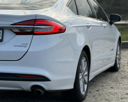 Білий Форд Фьюжен, об'ємом двигуна 2 л та пробігом 175 тис. км за 12500 $, фото 12 на Automoto.ua