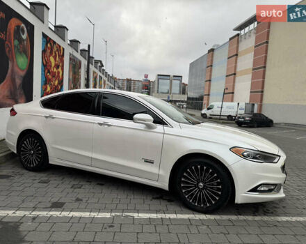 Білий Форд Фьюжен, об'ємом двигуна 2 л та пробігом 187 тис. км за 15000 $, фото 2 на Automoto.ua