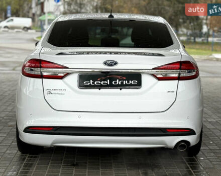 Білий Форд Фьюжен, об'ємом двигуна 2.49 л та пробігом 111 тис. км за 12999 $, фото 4 на Automoto.ua