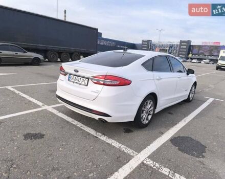 Білий Форд Фьюжен, об'ємом двигуна 2 л та пробігом 215 тис. км за 13300 $, фото 1 на Automoto.ua