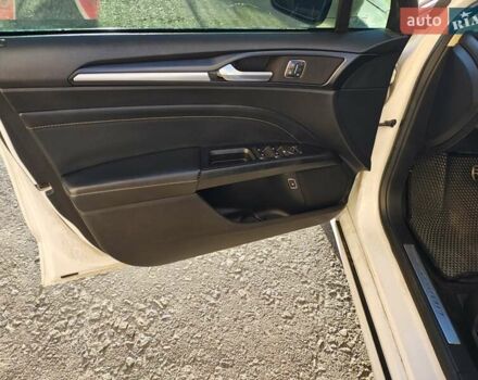 Форд Фьюжн 2017 в Киеве на Automoto.ua Белый Форд Фьюжн, объемом двигателя 2 л и пробегом 159 тыс. км за 17000 $, фото 17 на Automoto.ua