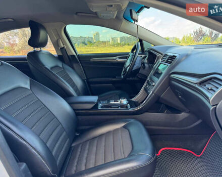 Білий Форд Фьюжен, об'ємом двигуна 2.5 л та пробігом 109 тис. км за 13200 $, фото 24 на Automoto.ua