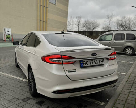 Білий Форд Фьюжен, об'ємом двигуна 2 л та пробігом 187 тис. км за 15000 $, фото 5 на Automoto.ua