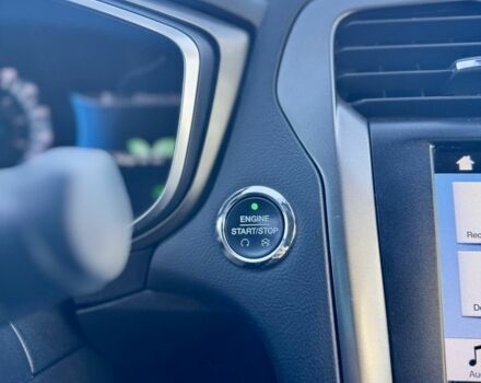 Белый Форд Фьюжн, объемом двигателя 2 л и пробегом 111 тыс. км за 14000 $, фото 12 на Automoto.ua