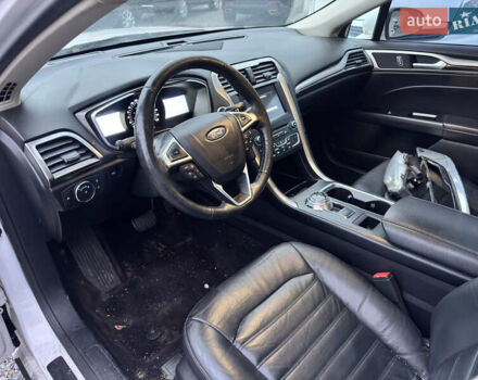 Білий Форд Фьюжен, об'ємом двигуна 2 л та пробігом 135 тис. км за 8500 $, фото 18 на Automoto.ua