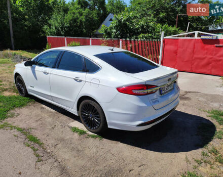 Белый Форд Фьюжн, объемом двигателя 2 л и пробегом 75 тыс. км за 18000 $, фото 7 на Automoto.ua