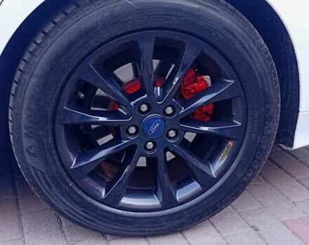 Білий Форд Фьюжен, об'ємом двигуна 1.5 л та пробігом 70 тис. км за 14000 $, фото 19 на Automoto.ua