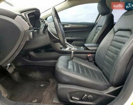 Білий Форд Фьюжен, об'ємом двигуна 2 л та пробігом 132 тис. км за 2500 $, фото 6 на Automoto.ua