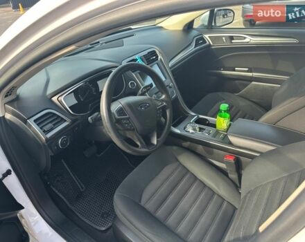 Білий Форд Фьюжен, об'ємом двигуна 2.49 л та пробігом 126 тис. км за 12850 $, фото 15 на Automoto.ua