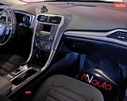 Білий Форд Фьюжен, об'ємом двигуна 2 л та пробігом 176 тис. км за 14500 $, фото 33 на Automoto.ua