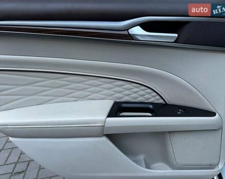 Білий Форд Фьюжен, об'ємом двигуна 2 л та пробігом 120 тис. км за 15440 $, фото 10 на Automoto.ua