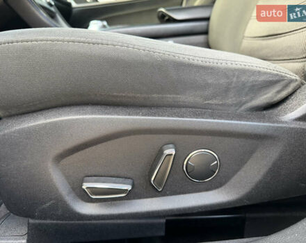 Білий Форд Фьюжен, об'ємом двигуна 2 л та пробігом 175 тис. км за 12500 $, фото 22 на Automoto.ua