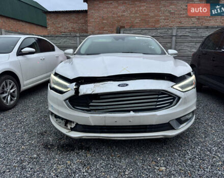 Білий Форд Фьюжен, об'ємом двигуна 2 л та пробігом 135 тис. км за 8500 $, фото 31 на Automoto.ua