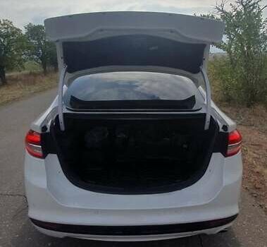 Белый Форд Фьюжн, объемом двигателя 2 л и пробегом 102 тыс. км за 12500 $, фото 6 на Automoto.ua