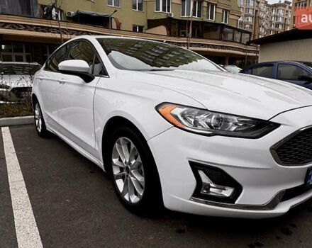 Білий Форд Фьюжен, об'ємом двигуна 2 л та пробігом 68 тис. км за 17200 $, фото 2 на Automoto.ua