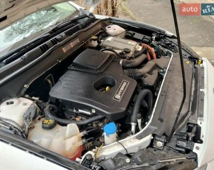 Белый Форд Фьюжн, объемом двигателя 2 л и пробегом 102 тыс. км за 14300 $, фото 17 на Automoto.ua