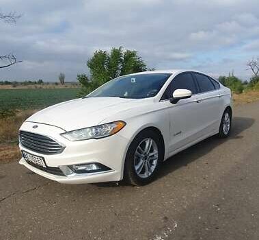 Белый Форд Фьюжн, объемом двигателя 2 л и пробегом 102 тыс. км за 12500 $, фото 2 на Automoto.ua