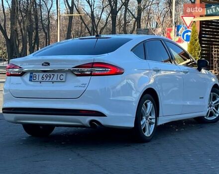 Белый Форд Фьюжн, объемом двигателя 2 л и пробегом 158 тыс. км за 13800 $, фото 4 на Automoto.ua