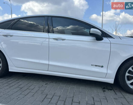 Белый Форд Фьюжн, объемом двигателя 2 л и пробегом 130 тыс. км за 14400 $, фото 31 на Automoto.ua