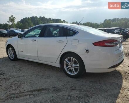 Форд Фьюжн 2018 в Киеве на Automoto.ua Белый Форд Фьюжн, объемом двигателя 2 л и пробегом 147 тыс. км за 1900 $, фото 1 на Automoto.ua