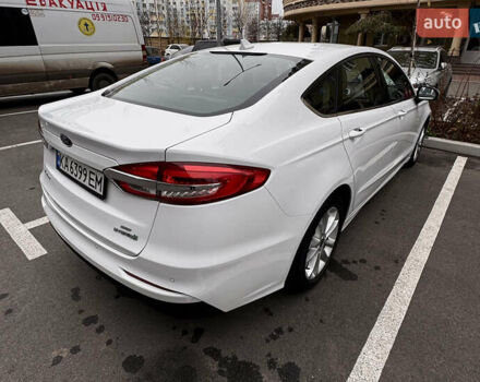 Білий Форд Фьюжен, об'ємом двигуна 2 л та пробігом 68 тис. км за 17200 $, фото 19 на Automoto.ua