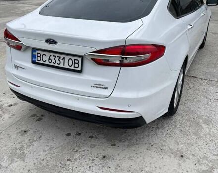 Білий Форд Фьюжен, об'ємом двигуна 2 л та пробігом 165 тис. км за 13600 $, фото 3 на Automoto.ua